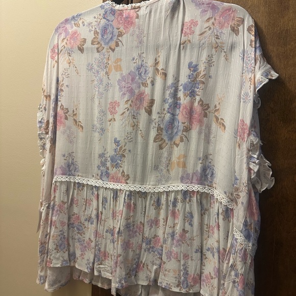 Floral Lace-Trimmed Women's Top - Picture 3 of 3